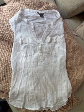 Eddie Bauer White Gauze Sleeveless Button Henley Tank